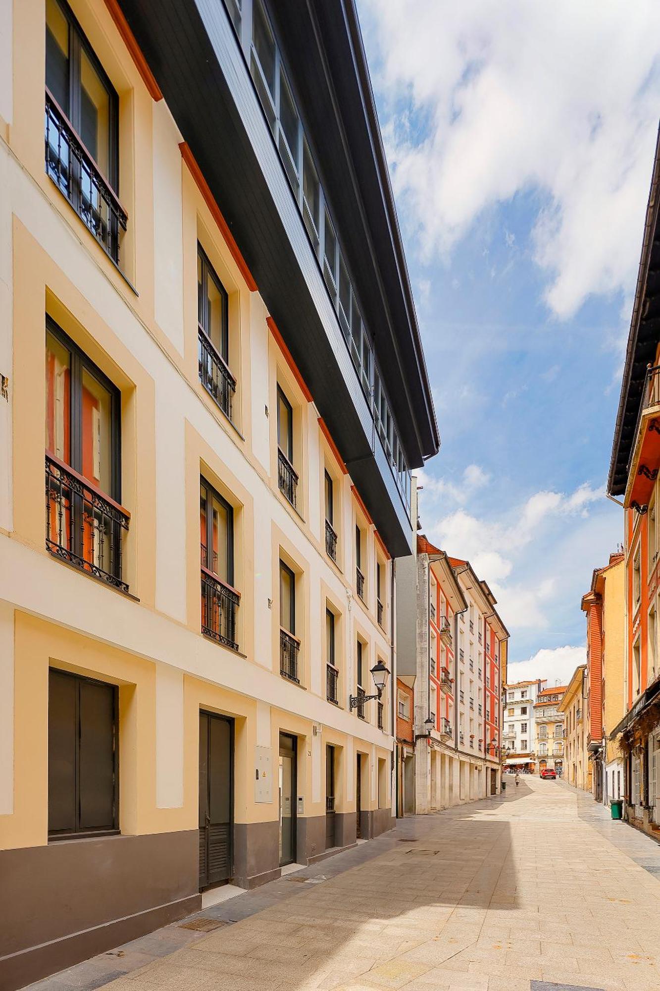 Apartamentos Sobrecantu Oviedo Buitenkant foto