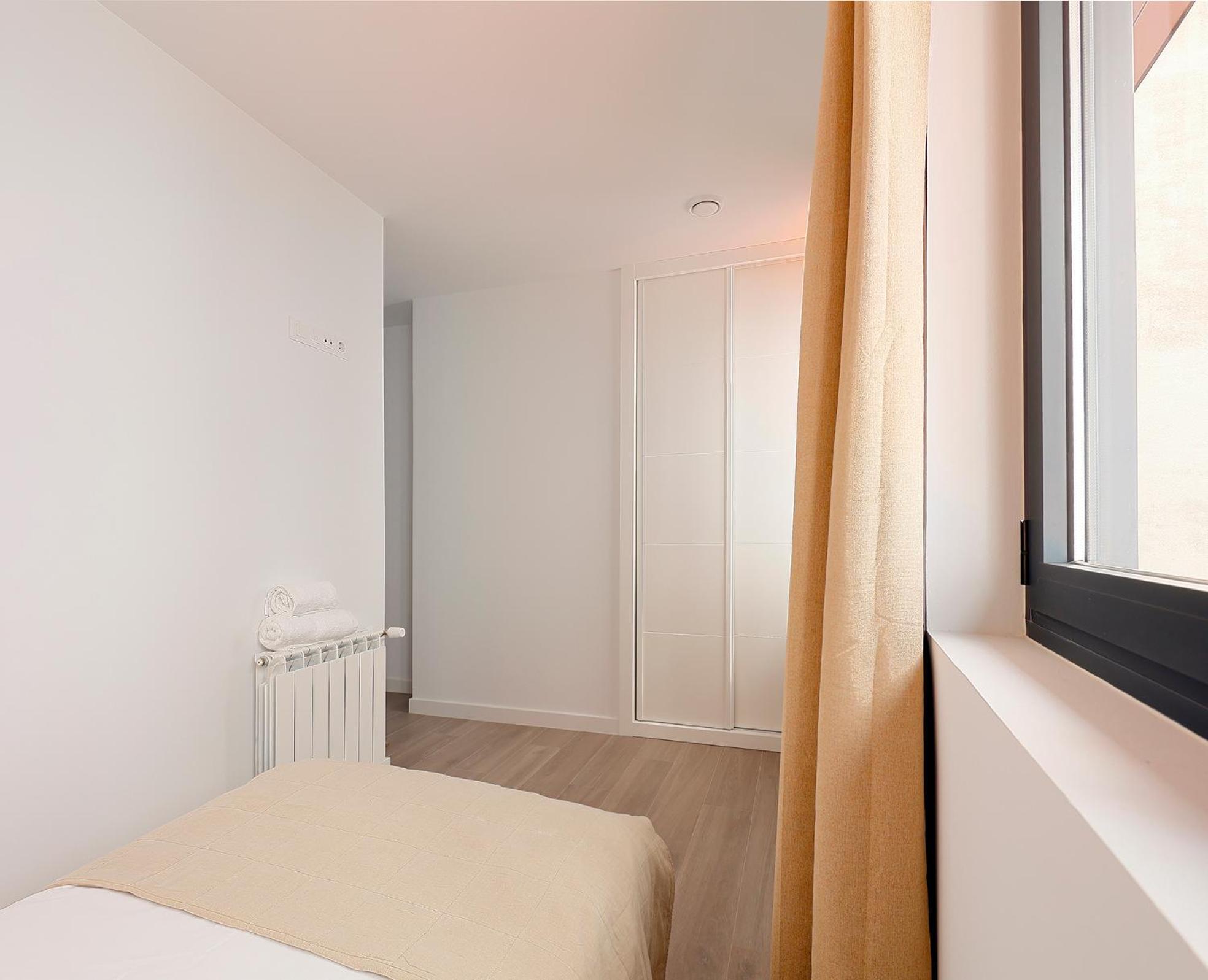 Apartamentos Sobrecantu Oviedo Buitenkant foto